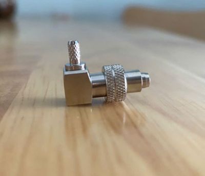 Đầu kết nối Lock nối với cáp đồng trục